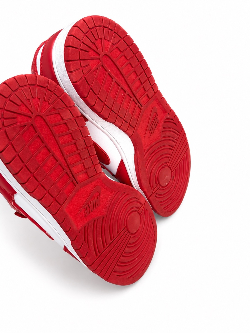 Nike Red Low-Top Sneakers - Picture 4 of 4